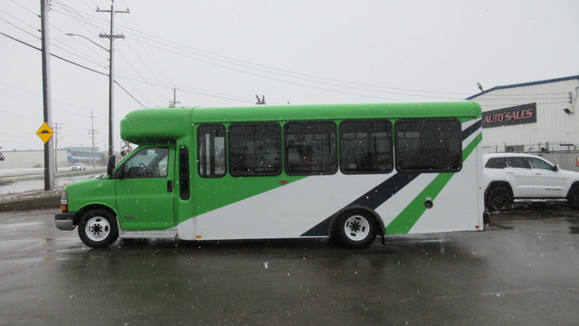 2013 Chevrolet Express 10 PASSENGER WHEEL CHAIR BUS in Cars & Trucks in Edmonton