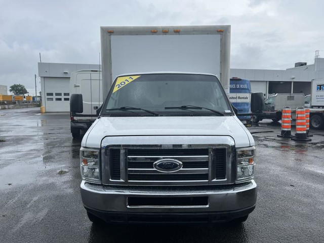 2011 Ford Econoline E-450 Super renforcé 158 po DRW Ford Econoli in Cars & Trucks in Longueuil / South Shore - Image 3