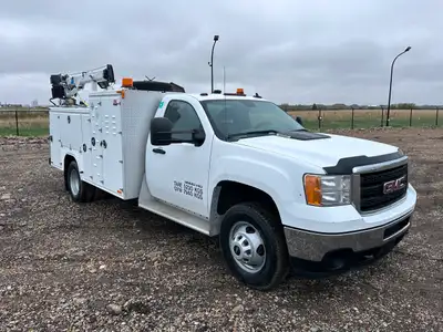 2011 GMC 3500 Regular Cab 4x2 Service Truck + 6.0L Vortec Gas Engine + 4x2 W/ AutoMatic Transmission...