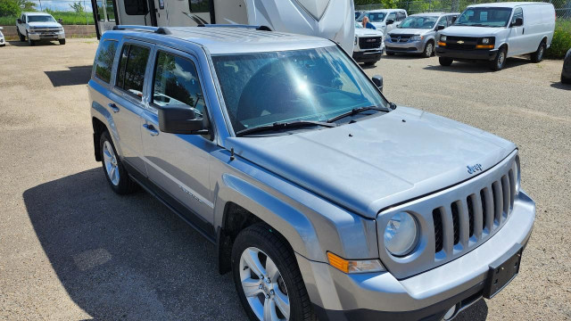 2016 Jeep Patriot North, 4WD, Remote Start, Heated Seats, Blueto in Cars & Trucks in Edmonton - Image 3