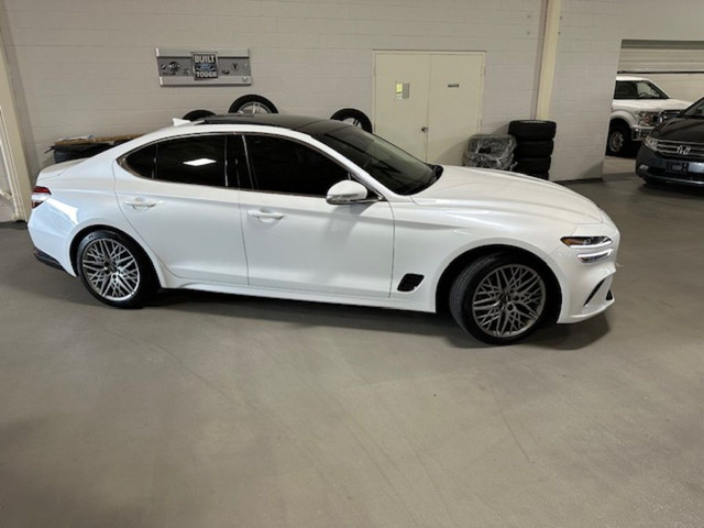 2023 Genesis G70 2.0T Advanced AWD Clean Carfax Certified Low Km in Cars & Trucks in Mississauga / Peel Region - Image 2