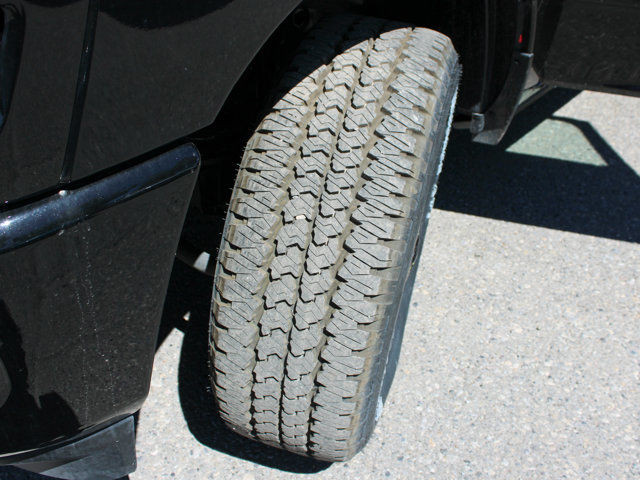 2025 Ram 3500 Laramie Mega Cab 4x4, Pwr Running Boards in Cars & Trucks in Calgary - Image 2