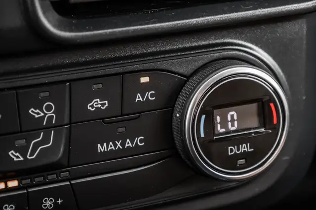 2022 Ford Maverick Lariat Awd 4X4 Crew Cab / Cuir / Toit Ouvrant in Cars & Trucks in City of Montréal - Image 25