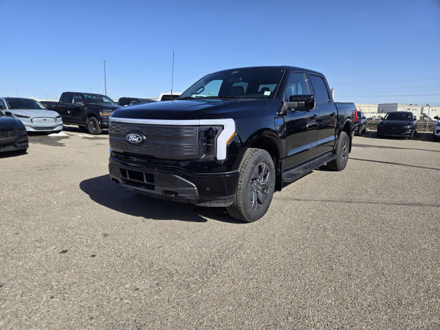2025 Ford F-150 Lightning FLASH | MAX TOW PKG | MOBILE PWR CORD  in Cars & Trucks in Calgary - Image 3