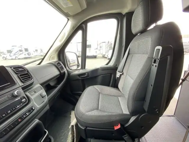2024 Winnebago Solis Pocket 36A in RVs & Motorhomes in Abbotsford - Image 19