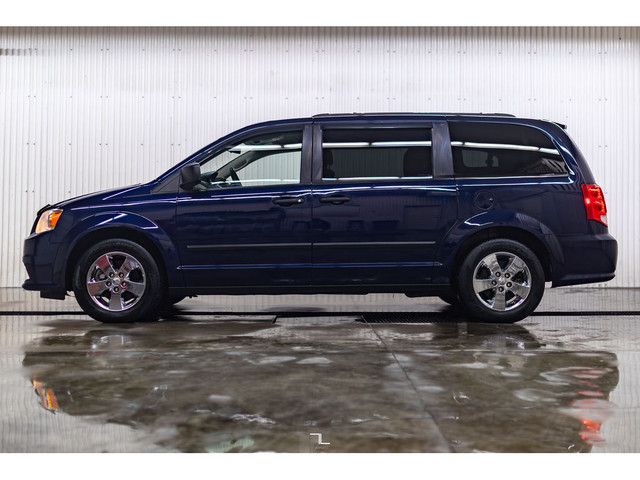 2015 Dodge Grand Caravan SE in Cars & Trucks in Red Deer - Image 2