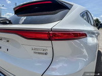 Experience refined efficiency and advanced technology in the 2022 Toyota Venza Limited. Powered by a... (image 8)