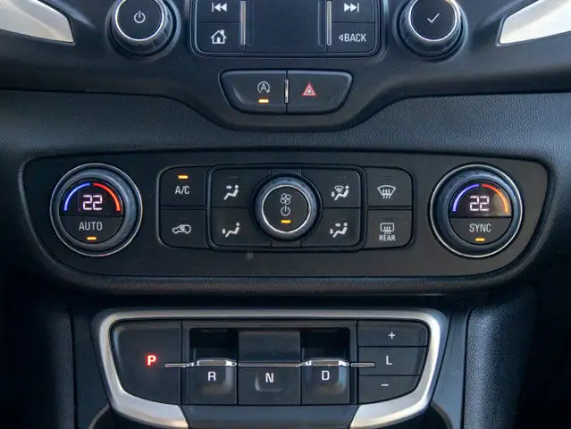 2024 GMC Terrain SLT - Lane Keeping Assist in Cars & Trucks in Belleville - Image 40