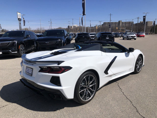 2025 Chevrolet Corvette 3LT Convertible in Cars & Trucks in London - Image 4