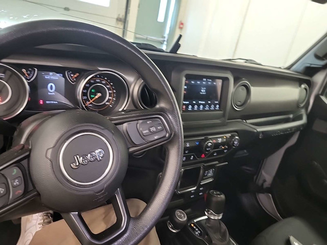 2022 Jeep Wrangler Willys WILLYS/V6/AUTO/3PIECE TARGA/OFF 1 O... in Cars & Trucks in Belleville - Image 2