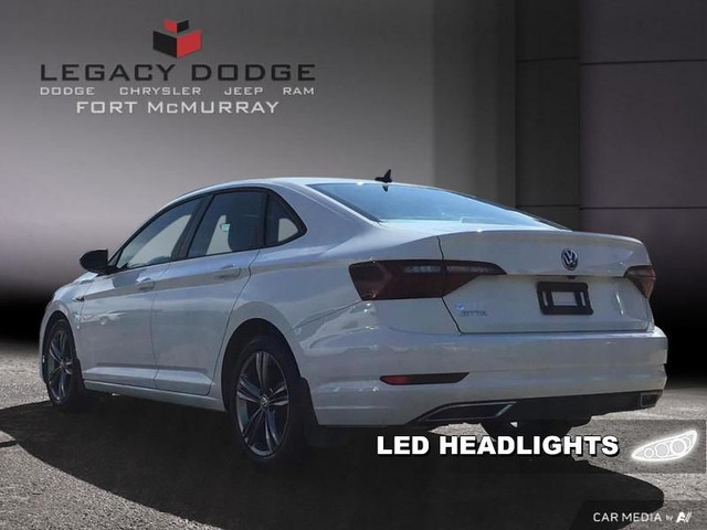 2021 Volkswagen Jetta Highline in Cars & Trucks in Fort McMurray - Image 4