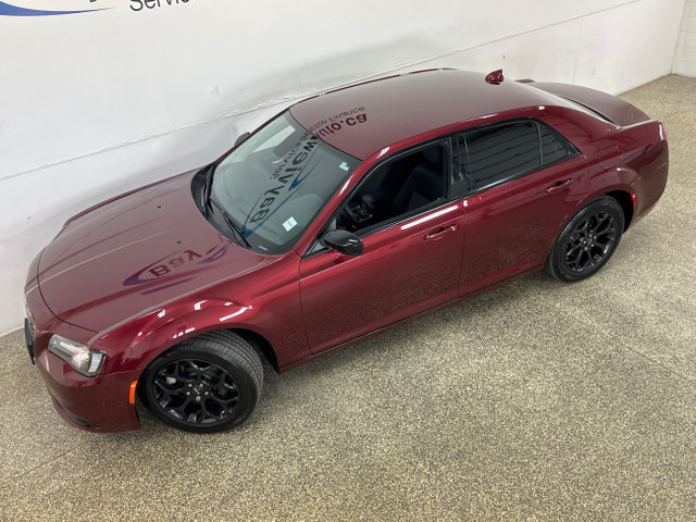 2023 Chrysler 300 Touring 300/AWD/24000KM/XENON/NAVI! in Cars & Trucks in Belleville - Image 2