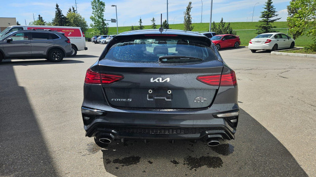 2023 Kia FORTE 5 GT Limited Heated Seats/Steering, Moonroof in Cars & Trucks in Calgary - Image 4