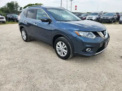 JUST REDUCED!!! ONLY 56,000KMS!!!! 7 PASSENGER SV!!!! NAVIGATION!! PANORAMIC ROOF!! 2014 Nissan Rogu...