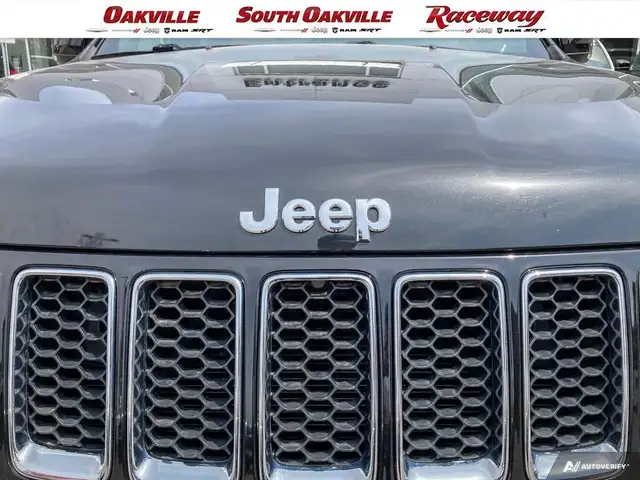 2014 Jeep Grand Cherokee SRT8 | 2 SETS OF TIRES | BREMBOS | DUAL in Cars & Trucks in Oakville / Halton Region - Image 10