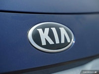 Experience the perfect blend of style and practicality with this 2021 Kia Seltos EX. Boasting a slee... (image 8)