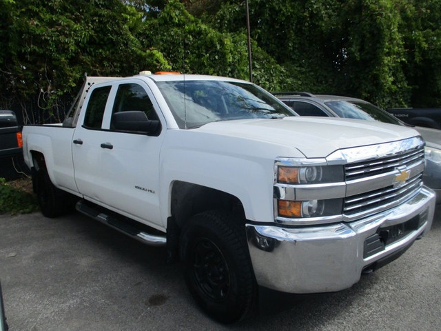 2015 Chevrolet Silverado 2500HD SILVERADO HD 2500 4 PORTES 2X4 dans Autos et camions  à Laval/Rive Nord - Image 2
