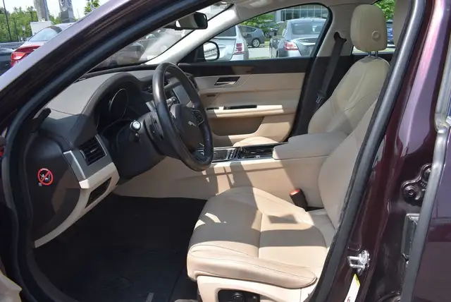 2016 Jaguar XF 35t Prestige AWD in Cars & Trucks in City of Halifax - Image 8