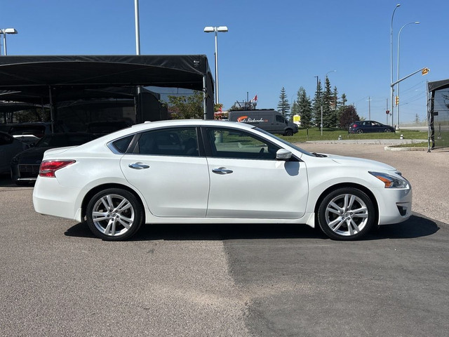 2014 Nissan Altima V6 CVT 3.5 SL - ONE OWNER / LOW KM'S in Cars & Trucks in Calgary - Image 4