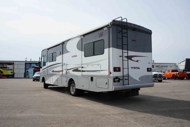 2014 WINNEBAGO VISTA 30T 30T - | NO Accidents | Low KM's | Tripl in Cars & Trucks in Winnipeg - Image 4