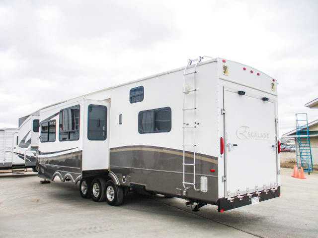 12’ Garage, 3 Slide Toy Hauler Sleeps 6, for $118 wk in Travel Trailers & Campers in Edmonton - Image 4