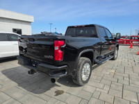 .2023 Chevrolet Silverado 2500HD High Country 4WD Crew Cab with the 6.6L Diesel and only 73,000kms.... (image 4)