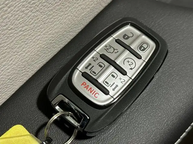 2024 Chrysler Grand Caravan SXT | Remote Start | Apple CarPlay in Cars & Trucks in Edmonton - Image 27