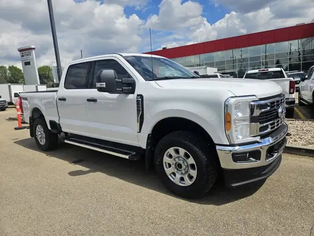 2023 Ford Super Duty F-250 SRW XLT 4WD Crew Cab 6.75' Box, 7.3L  dans Autos et camions dans Saint-Albert - Image 9