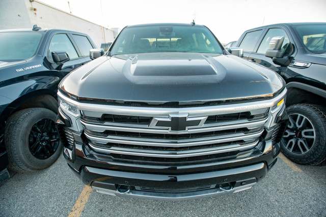 2024 Chevrolet Silverado 1500 High Country TOIT OUVRANT in Cars & Trucks in Longueuil / South Shore - Image 2