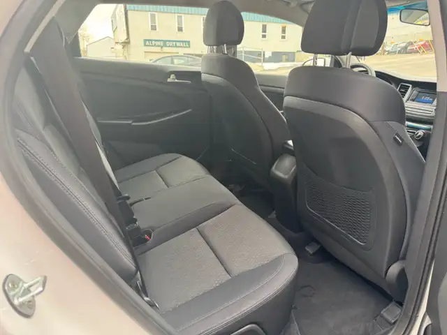 2018 Hyundai Tucson 2.0L FWD dans Autos et camions dans Calgary - Image 15