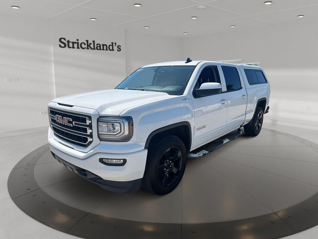 2017 GMC SIERRA 1500 SLE 4X4 CREW CAB in Cars & Trucks in Stratford