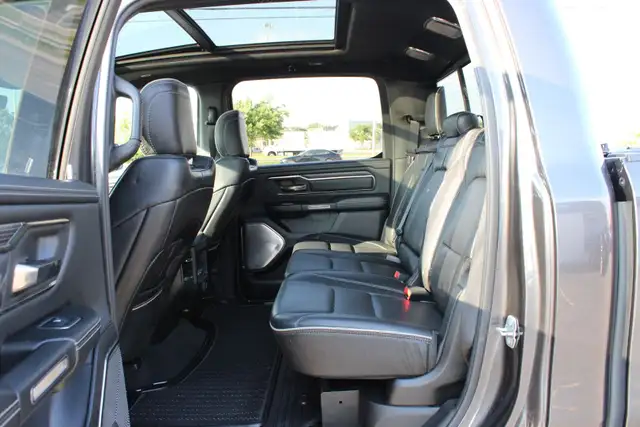 2019 RAM 1500 dans Autos et camions dans Région d’Oakville/Halton - Image 16