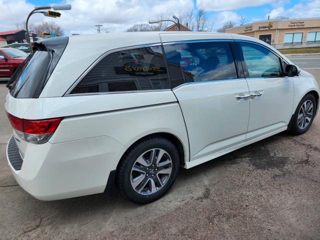 2017 Honda Odyssey Touring in Cars & Trucks in Moncton - Image 4