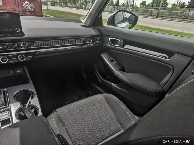 2022 Honda Civic Sedan EX | One Owner | Low Mileage | Lane Keep in Cars & Trucks in Calgary - Image 29