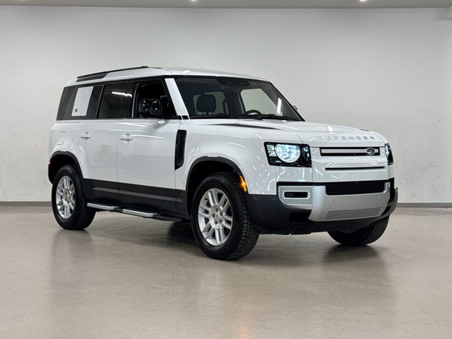 2022 Land Rover Defender 110 P300 S in Cars & Trucks in City of Montréal - Image 2