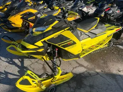2021 Ski-Doo Renegade X-RS Rotax 900 ACE Turbo Ice R. XT 1.25 Yellow clean sled 2021 Ski-Doo Renegad...