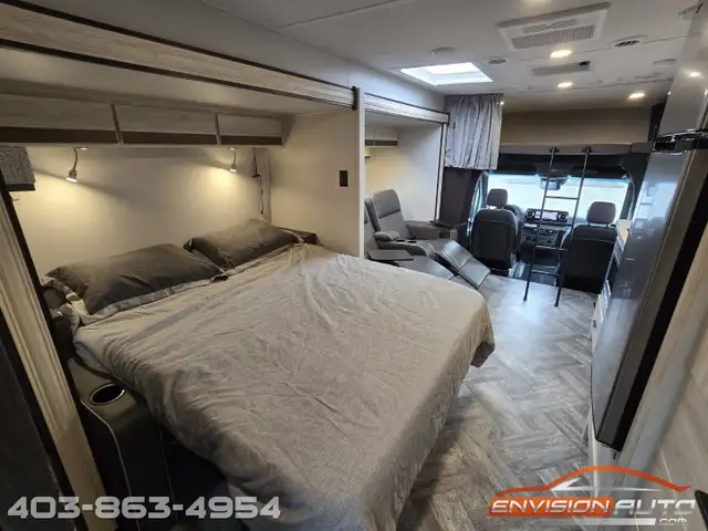 2021 FOREST RIVER SUNSEEKER MBS 2400T C-Class Motorhome RV in Cars & Trucks in Calgary - Image 34