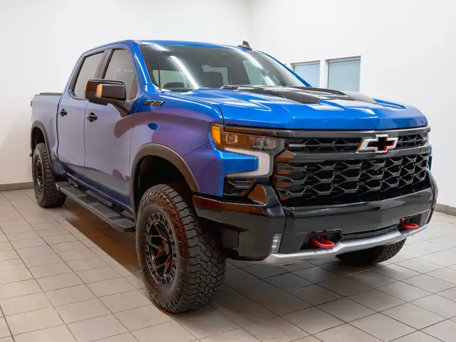 2023 Chevrolet Silverado 1500 ZR2 CREW 4X4 V8 *TOIT* NAV CUIR SI in Cars & Trucks in Laurentides - Image 11