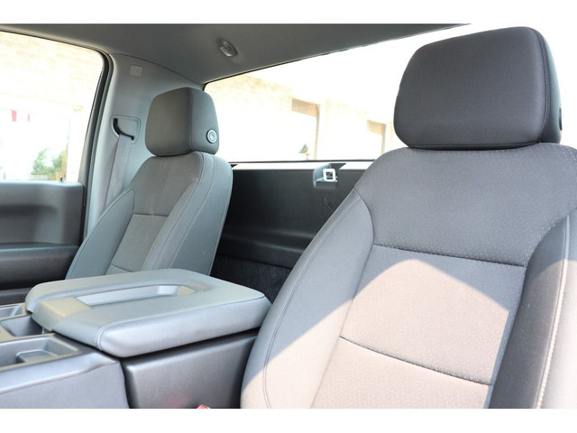 2024 Chevrolet Silverado 1500 5.3L V8 10SP, 8FT BOX, WELL EQUIPP in Cars & Trucks in Winnipeg - Image 3