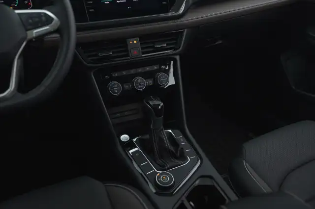 2023 Volkswagen Taos in Cars & Trucks in Delta/Surrey/Langley - Image 16