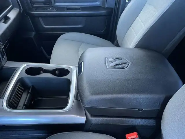 2023 Ram 1500 Classic Express | 4X4 | Backup Camera in Cars & Trucks in Prince George - Image 40