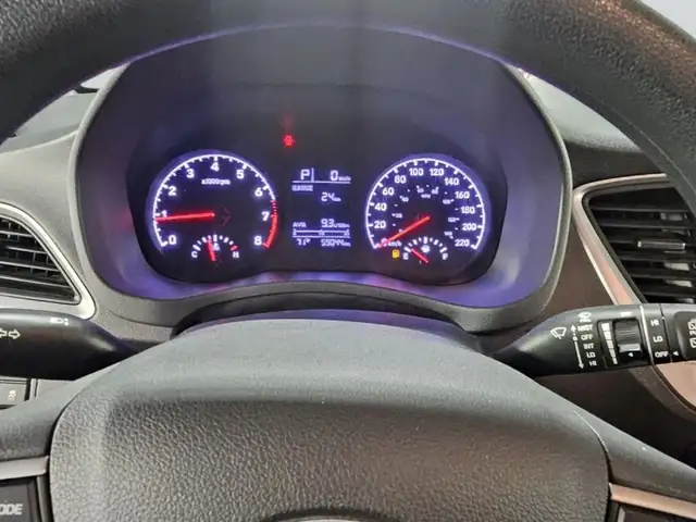 2019 Hyundai Accent PREFRRED / SE 5-Door dans Autos et camions dans Ville de Montréal - Image 21