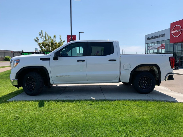 2020 GMC Sierra 1500 in Cars & Trucks in Medicine Hat - Image 2
