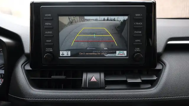 2021 Toyota RAV4 XLE | SUNROOF | ROOF RACK in Cars & Trucks in Mississauga / Peel Region - Image 23