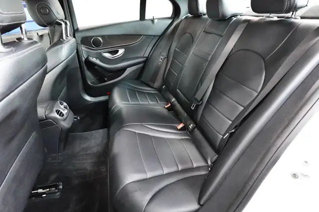 2016 Mercedes-Benz C-Class LOW KM,NO ACCIDENT,ONE OWNER,AWD,C 30 in Cars & Trucks in City of Toronto - Image 20