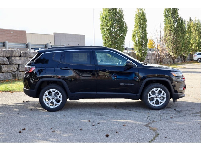 2025 Jeep Compass North 4x4 | DEMO | in Cars & Trucks in Kitchener / Waterloo - Image 4