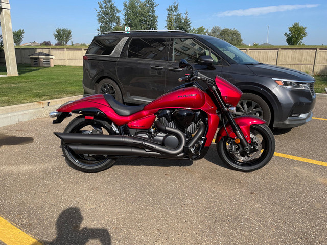 2022 SUZUKI M109R (FINANCING AVAILABLE) in Sport Touring in Strathcona County - Image 2