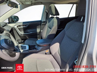 XLE Engine: 4 Cylinder Engine 2.5L L/100Km City: 5.8 L/100Km Hwy: 6.3 (image 8)