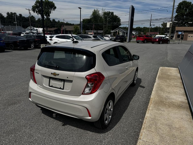 Chevrolet Spark LS à hayon 4 portes Manuel Tissu A/C Caméra recu in Cars & Trucks in Trois-Rivières - Image 4