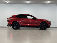 L'Aston Martin DBX707 2023 est un VUS de luxe à transmission intégrale propulsé par un moteur V8 bit... (image 8)